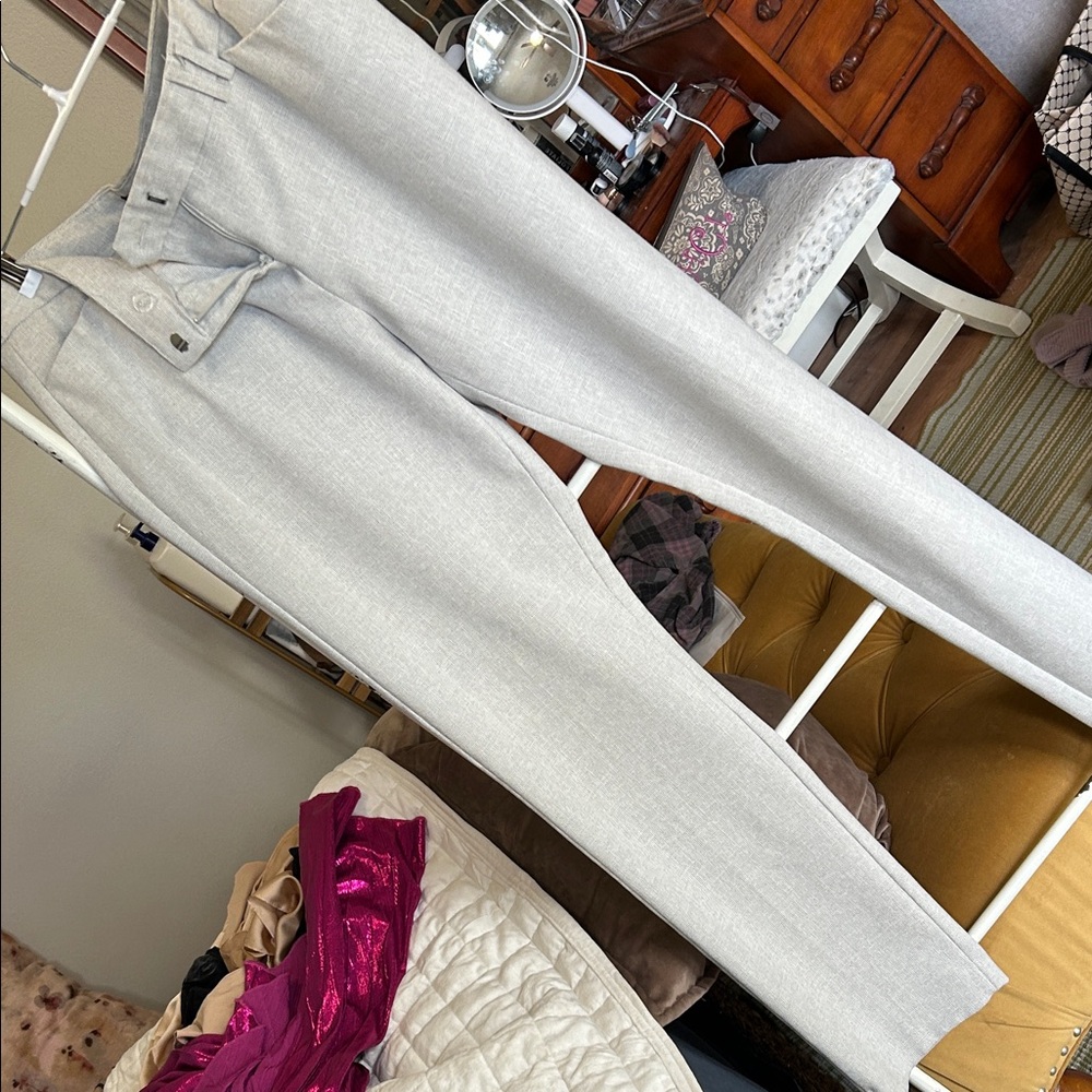 Amanda & Chelsea Light Gray Cropped Pants